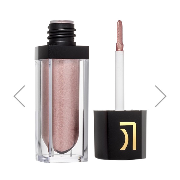 LUCKY CHICK Liquid Eyeshadow in Rose Quartz - Picture 2 of 8